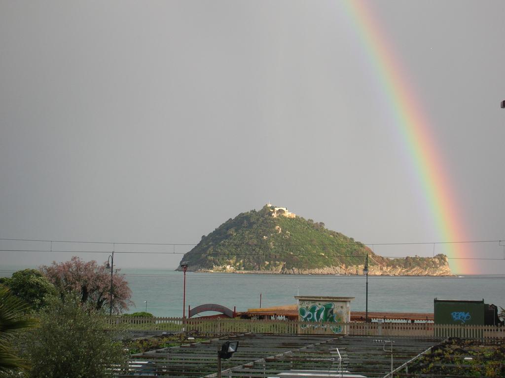 Camping Delfino Albenga Exterior foto