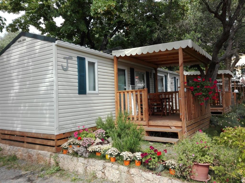 Camping Delfino Albenga Exterior foto